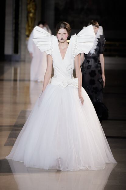 smag-viktor-e-rolf-hc-s22-022