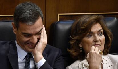 Pedro Sanchez y Carmen Calvoen la primera sesi&oacute;n del debate de investidura