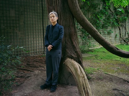 Judith Butler en la rosaleda del Jardín de Luxemburgo, París, este 30 de abril. 