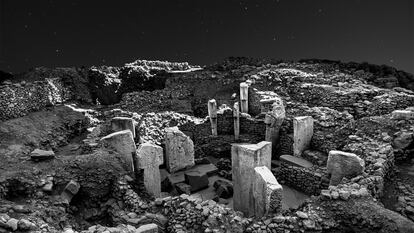 Una de las misteriosas estructuras en forma circular u ovalada con pilares características del yacimiento de Göbekli Tepe.