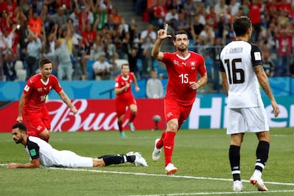 Džemaili celebra el gol ante Costa Rica.