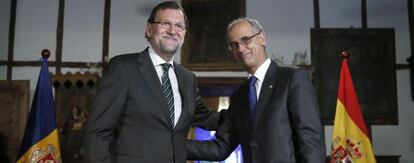 El presidente del Gobierno español, Mariano Rajoy, y el jefe del Gobierno de Andorra, Antoni Martí.