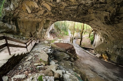 Interior de las cuevas de Zugarramurdi, en Navarra.