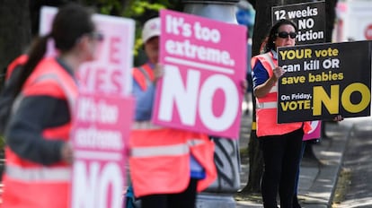 Manifestantes antiabortistas en Dublín.