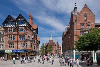 La bifurcación de las calles King y Queen, en Nottingham (Reino Unido). 