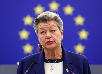 La comisaria europea de Interior, Ylva Johansson, durante su intervención en el Parlamento Europeo en Estrasburgo este lunes.