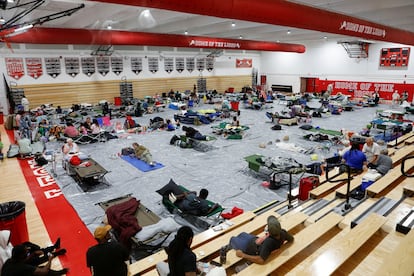 Residents of Leon County take shelter from Hurricane Helene at Leon High School near downtown Tallahassee, Florida, U.S., September 26, 2024. 