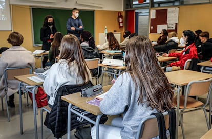 Una clase de cuarto de la ESO en el instituto público El Cabanyal, en Valencia, en diciembre.