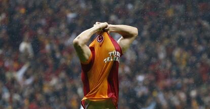 Yilmaz celebra el gol del Galatasaray.