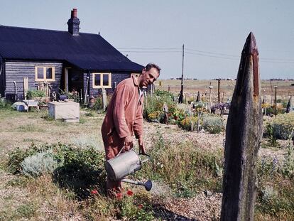 Derek Jarman en Prospect Cottage, entre 1989-1991.