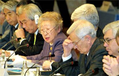 Sadako Ogata, vicepresidenta de la Conferencia de Tokio, durante la sesión de clausura