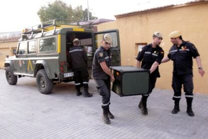 Huerto de la Rueda donde está el puesto de mando avanzado y reparto de víveres tras el terremoto en la localidad murciana de Lorca.