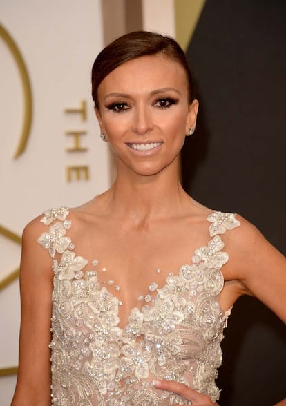 Giulana Rancic optó por el pelo recogido.