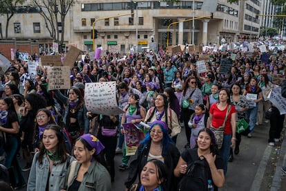 La marcha avanzó hasta llegar a la explanada de la Plaza Bolívar en el centro de Bogotá.   