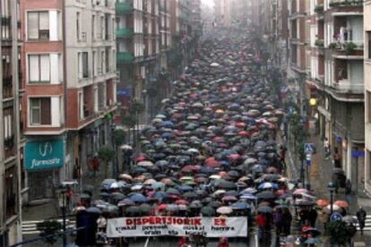 Manifestaci&oacute;n contra la dispersi&oacute;n de presos etarras en Portugalete, Vizcaya.