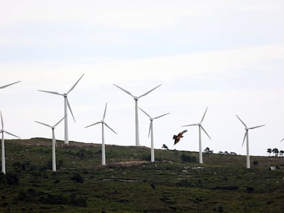 Molinos de viento en el parque eólico de Pradell de la Teixeta, en Tarragona.