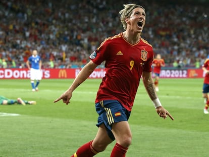 Fernando Torres celebra su gol en el partido de la final de la Eurocopa de fútbol 2012 entre España e Italia que terminó con un contundente 4-0.