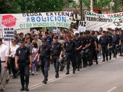Manifestación antiglobalización con motivo de la cumbre Unión Europea - Latinoamérica