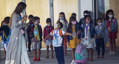 Inicio del curso escolar en el colegio Aldapeta María de San Sebastián (Gipuzkoa).