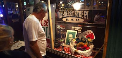 Homenaje a James Gandolfini, en el barrio neoyorquino de Little Italy.