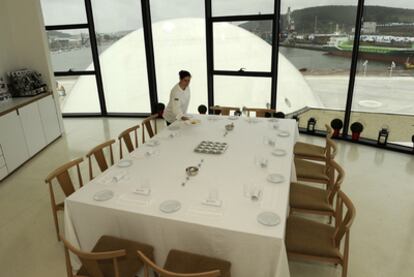 Restaurante Gastro, una única mesa para 12 en el Centro Niemeyer (Avilés)