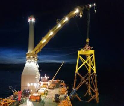 Instalación de las cimentaciones en el parque eólico de East Anglia One.