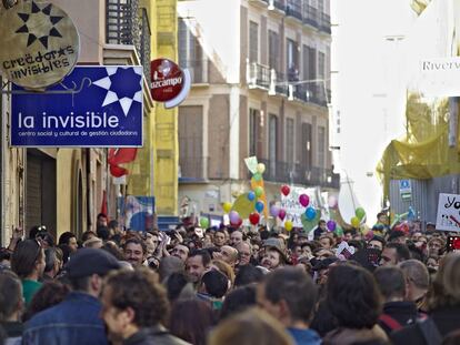 Concentraci&oacute;n de opoyo a La Casa Invisible en 2015. 