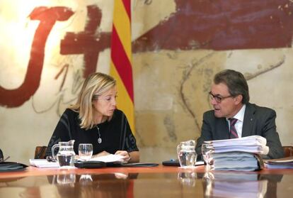 Joana Ortega i Artur Mas en la reuni&oacute; setmanal de l&#039;Executiu.