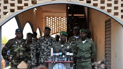 El jefe de la Junta Militar, Amadeu Sanogo, este martes cerca de Bamako.