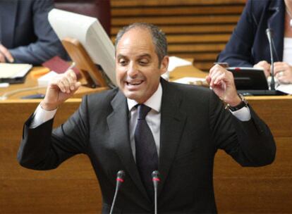 Francisco Camps, durante el pleno de hoy de las Cortes valencianas.