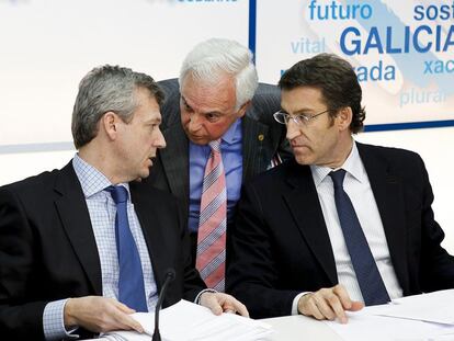 Alfonso Rueda, José Luis Baltar y Alberto Núñez Feijóo, ayer en el comité ejecutivo del PP.