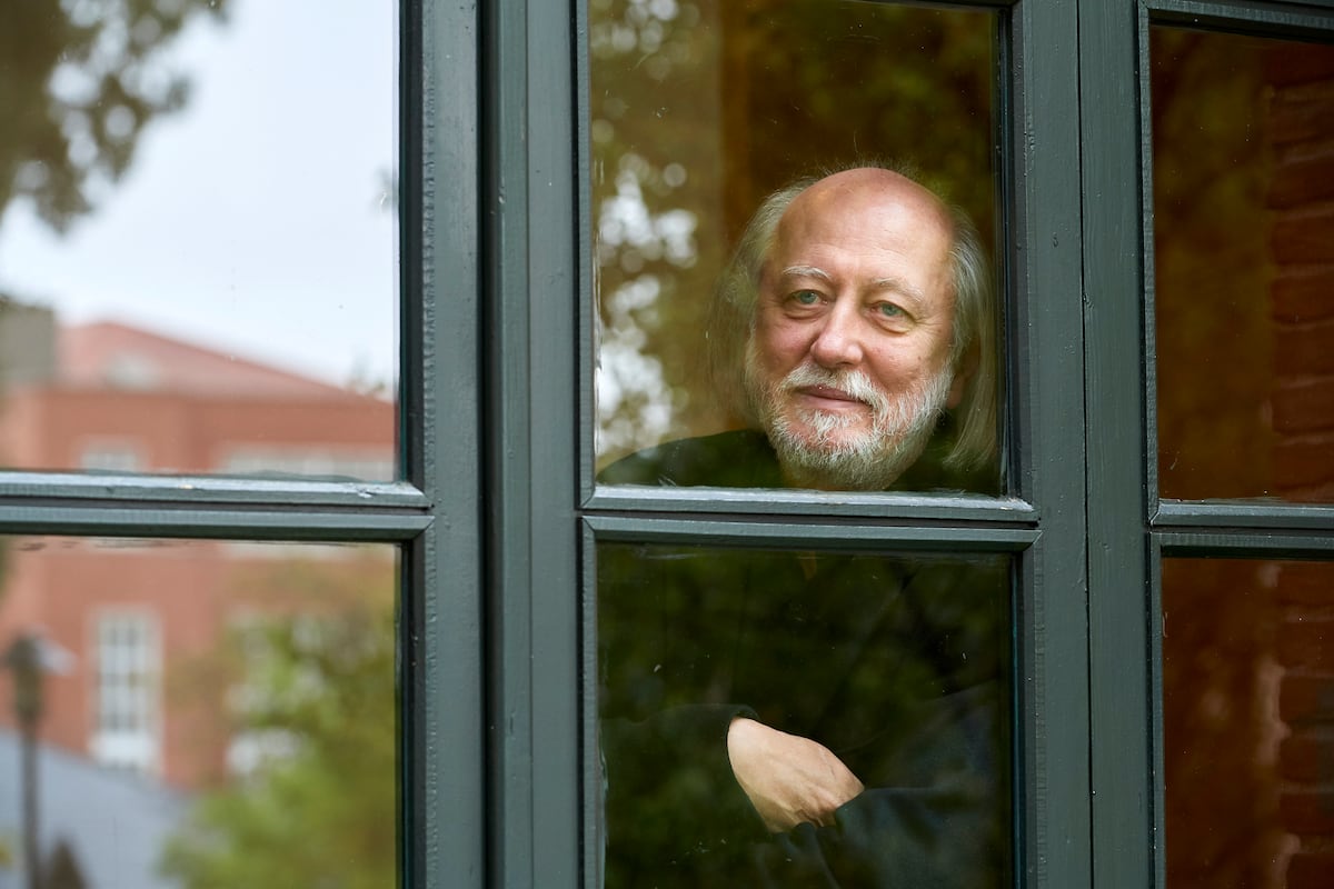 El lado humano de László Krasznahorkai, experiencias y acontecimientos que dieron forma a su arte