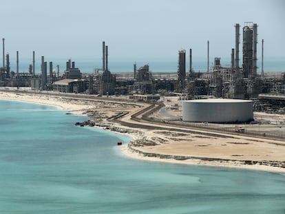 Vista de la refinería saudí de Ras Tanura, a mediados de 2018.