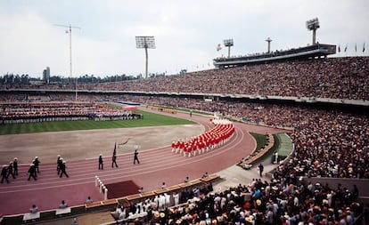 El estadio Olímpico Universitario el día de la inauguración.