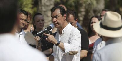 El coordinador general del PP, Fernando Martínez-Maillo, hace declaraciones en el Palmeral de Alicante donde ha mantenido un encuentro con senadores y diputados nacionales y autonómicos.