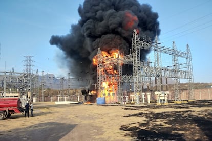 La subestación de la CFE en Huetamo en llamas