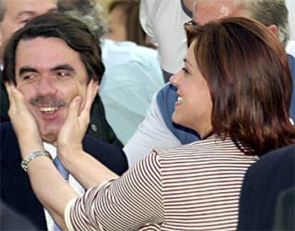 Aznar, a su llegada al mitin de Murcia.