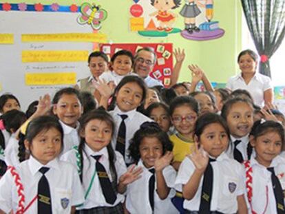 Alumnas en una escuela peruana.