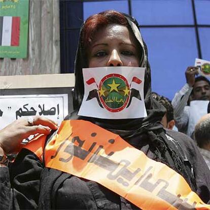 Manifestantes frente a la sede de la Asociación de la Prensa, ayer en El Cairo.