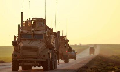 Convoy de tropas de EE UU, el viernes en el noreste de Siria.