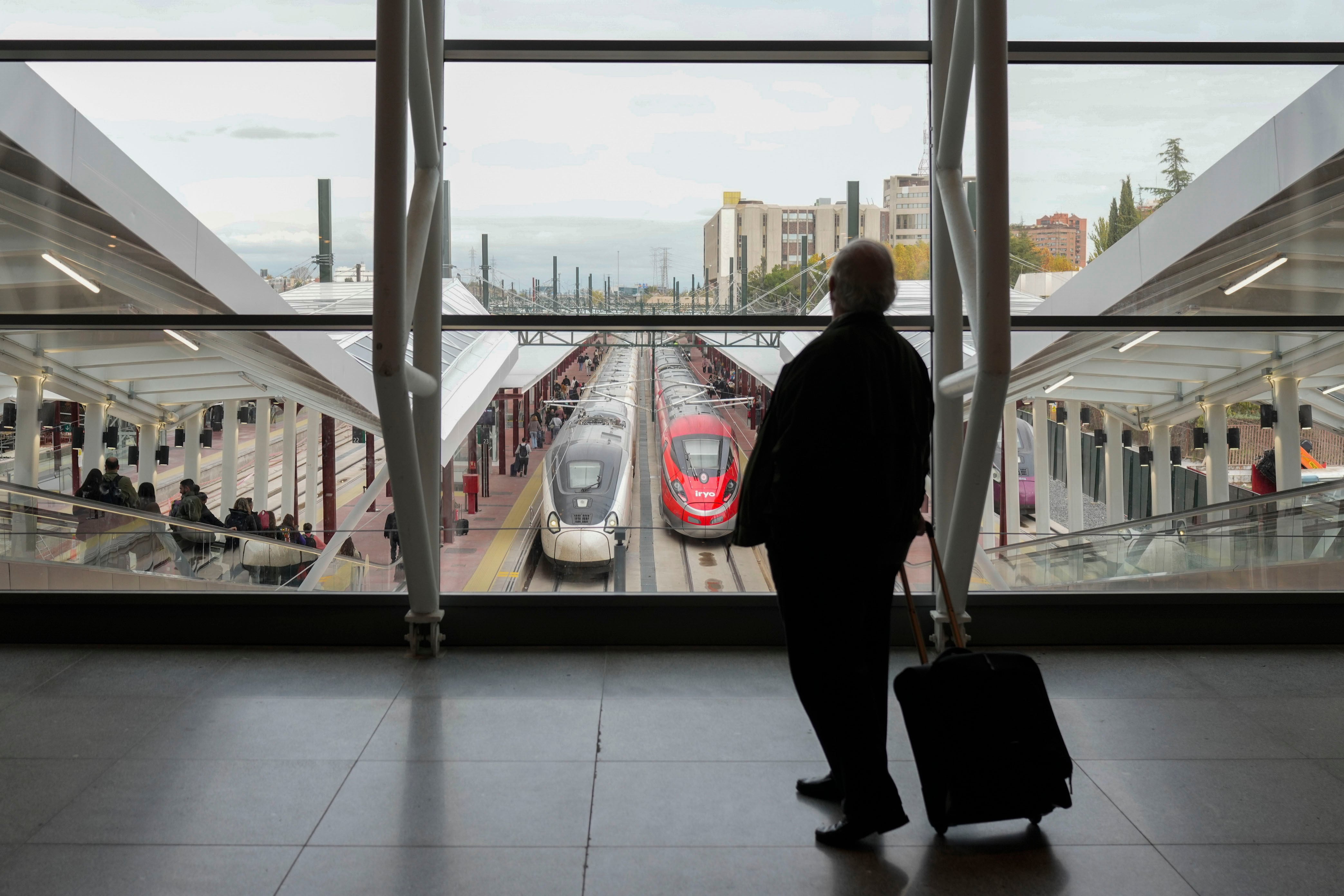 Interrumpida la circulación de los trenes entre Madrid-Chamartín y el levante por una avería eléctrica