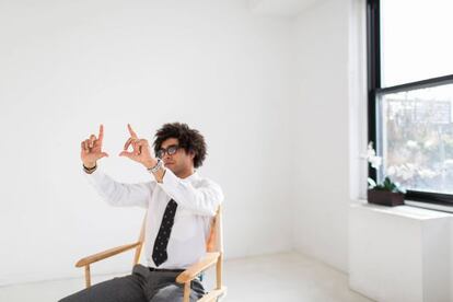 Este hombre viv&iacute;a atrapado en su mundo de foto de agencia hasta que un d&iacute;a emprendi&oacute;