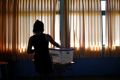 Se espera que sobre las 21:00 horas tiempo local de Chile, las autoridades puedan dar un resultado claro sobre alguna ventaja entre los candidatos.