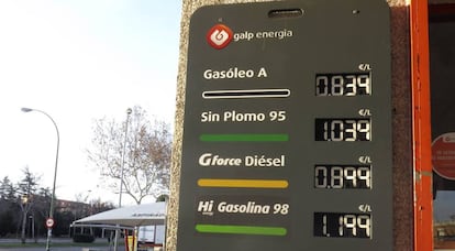 Preus en una gasolinera.