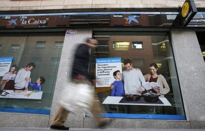 Una oficina de La Caixa en Madrid.