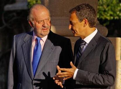 Don Juan Carlos y Zapatero, en el encuentro que mantuvieron ayer en Marivent.