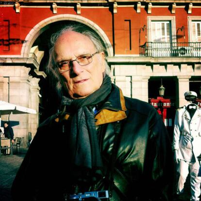 El cineasta Carlos Saura fotografiado en la Plaza Mayor.