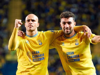 Sandro y Munir celebran un gol de Las Palmas.