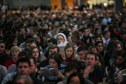 Encuentro europeo organizado por la comunidad Taizé de jóvenes cristianos, en el IFEMA en Madrid. 