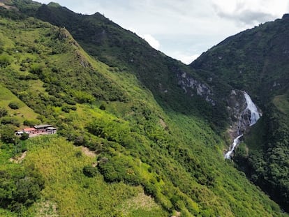 Panorámica de la reserva natural del Salto del Aures (Colombia).